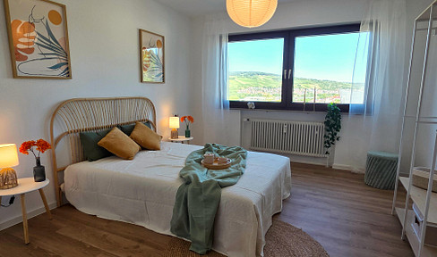 High-quality renovated 4-room apartment in a prime location.