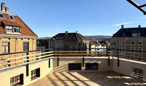Rare opportunity in a KfW-listed building: Converted historic building with loft-style living, a large rooftop terrace, and high-end finishes. Available for the first time.