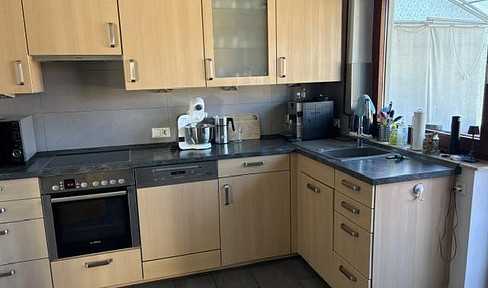 Sunny, bright 4-room apartment with 3 balconies, located in Filderstadt.