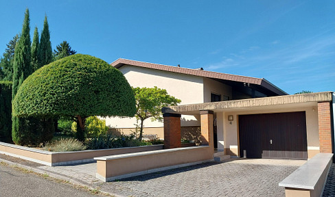Freistehendes EFH auf über 1.000 m² - ruhig, sonnig, mit vielseitigem Untergeschoss - Nähe Freiburg