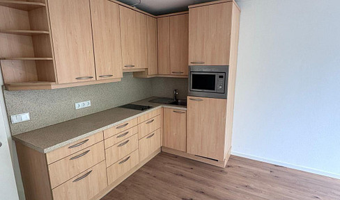 Charming, furnished one-bedroom apartment with a balcony.