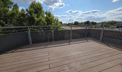 Dreamy, DG (attic) 2-room apartment in the heart of Hanau, with a beautiful rooftop terrace.
