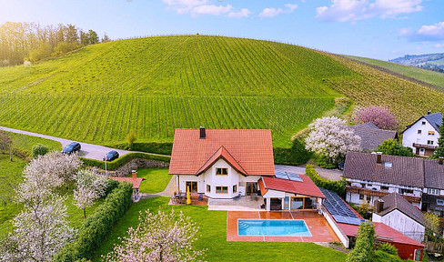 Villa in Sasbach-Obersasbach | Pool, Sauna & 2.350 m² Grundstück