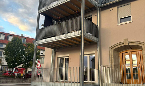 4-room apartment, completely renovated, 111m2, with a large balcony.