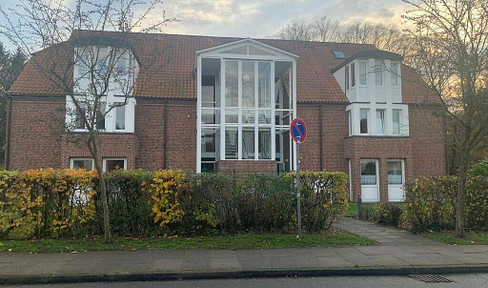 Commission-free: 3.5-room maisonette apartment in Lüneburg (105m² living space), heat pump, south-facing balcony, parking space.