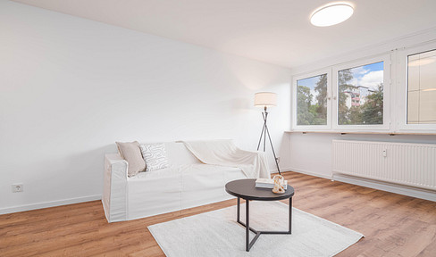 3-room apartment with balcony/loggia · Nuremberg-Röthenbach · €349,500 · No commission fees.