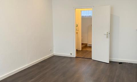 Office, medical practice, or studio space available in Neuhausen, Erzgießereistraße! No restaurant or food service use permitted.