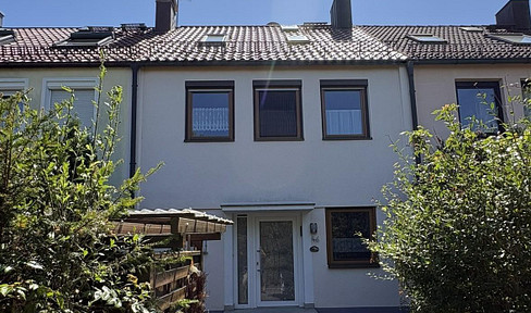Feel at home in a terraced house in a quiet, family-friendly location.