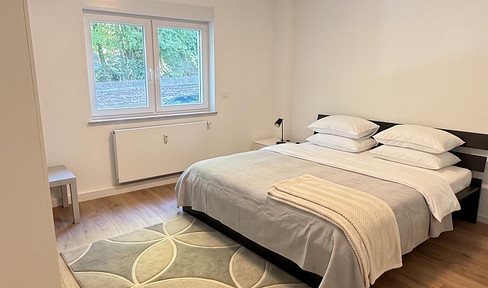 Vermietete 2-Zimmer-Wohnung mit 22 m² Terrasse — 2026 saniert