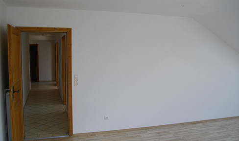 Beautiful 3.5-room apartment with a balcony in Königsdorf-Osterhofen.