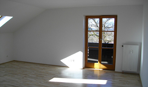 Beautiful 3.5-room apartment with a balcony in Königsdorf-Osterhofen.