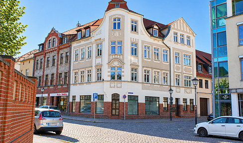 Commission-free: A prestigious residential and commercial building in Torgau.