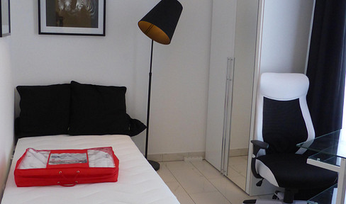 DARMSTADT CITY: 5-room shared apartment (WG) - Art Residence for students, hospital staff, apprentices, and others.