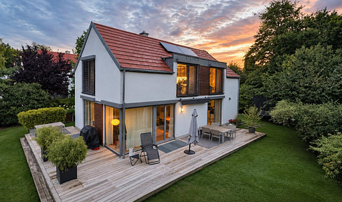Commission-free: Energy-efficient single-family home with a garden, double garage, and good transport links.