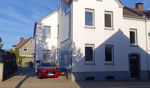 Detached house with extension, located near the center of Unna.