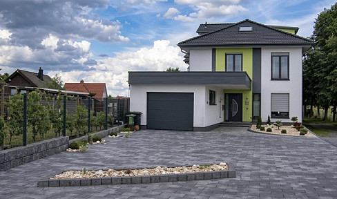 Moderne Luxusvilla: 432 m² Wohnfläche, PV-Anlage, Wärmepumpe & Sauna