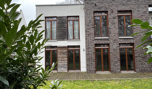 Townhouse mit privatem Garten in bester Lage von Winterhude