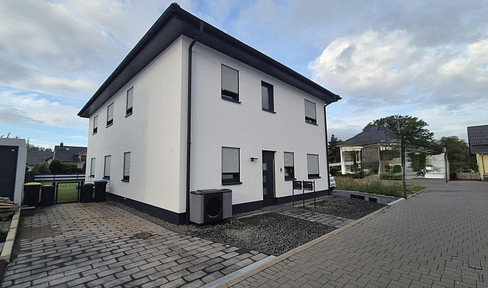 New construction! Luxurious 8-room duplex house for sale!