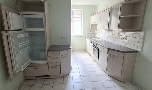 3-room apartment including fitted kitchen / €790 per month (including utilities).