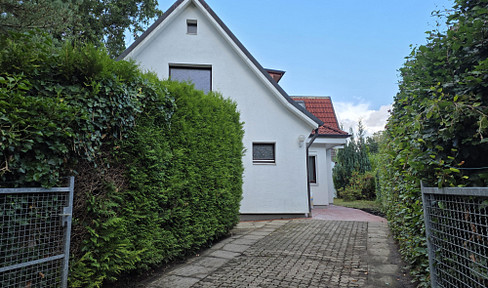 Einfamilienhaus mit großem Garten in bester Lage