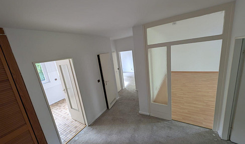 Sofort frei in Berlin-Steglitz: Helle 3-Zimmer-Wohnung mit Südbalkon + Stellplatz + provisionsfrei