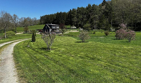 Picturesque natural setting, secluded location, 4.7 hectares.