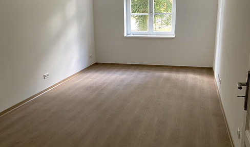sonniger Blick zur Landekrone im Generationshaus, optional incl. EBK, Stellpl.