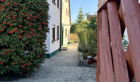 Modernisierte Doppelhaushälfte mit Garten – 100 m² Wohnfläche, Garage in Zirndorf