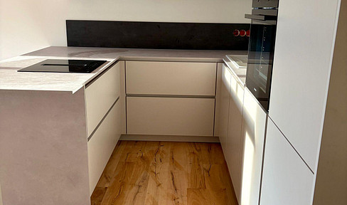 Erstbezug, 2 Raumwohnung 50 m² mit Einbauküche