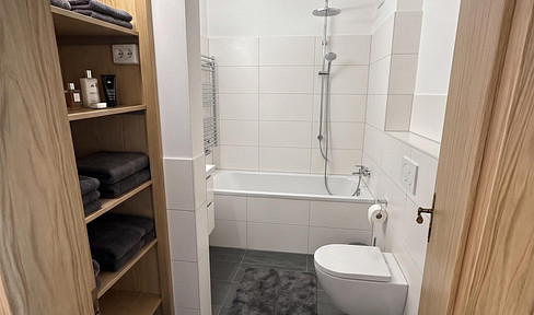 Kernsanierte 4 Zimmer Wohnung mit Balkon & Aufzug