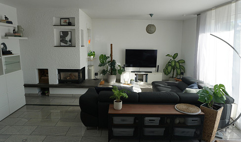 Commission-free: Bright penthouse with a 360-degree rooftop terrace.