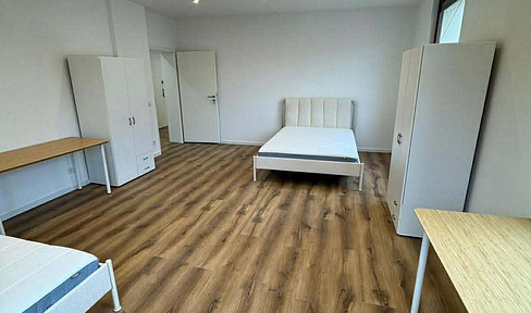 Geteiltes WG-Zimmer mit Möblierung in renovierter 4er-WG mit Balkon!