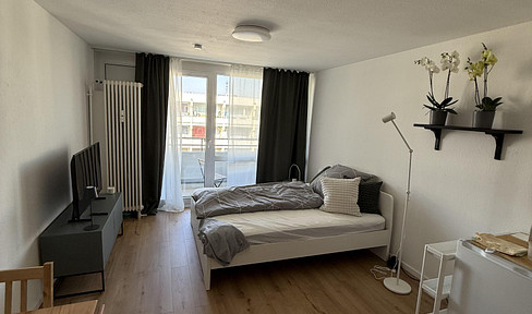 Stilvolle 1-Zimmer-Wohnung mit gehobener Innenausstattung mit Balkon und EBK in München Berg am Laim