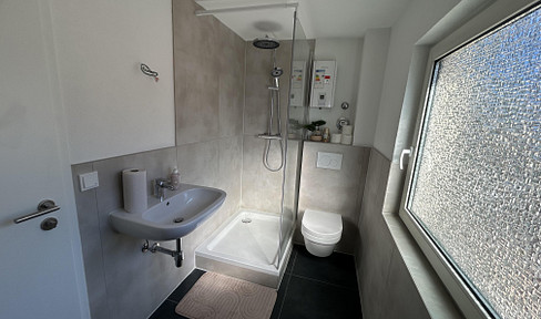 Newly renovated 2-room apartment with excellent transport links (ground floor apartment is reserved).
