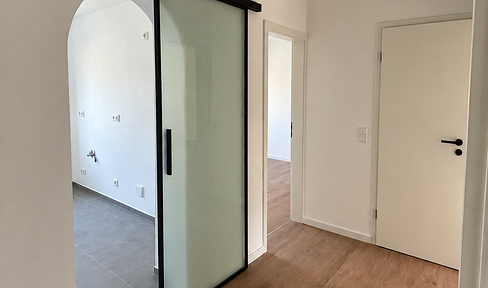 Frisch renovierte und sanierte 3-Zimmer-Wohnung mit Balkon in Brühl