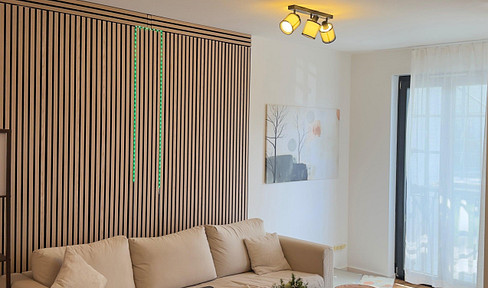 First occupancy in Adlershof: Bright 3.5-room apartment with a southwest-facing loggia, a home office, and a parking space in an underground garage.