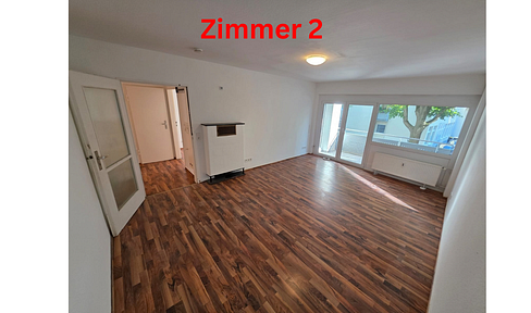 Roof renovated! Energy efficiency rating E! No special assessments! 84m² perfect for shared living • 2 balconies • Kitchen • Garage.