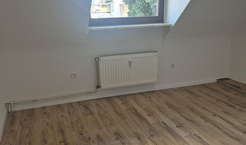 Frisch renoviert: 3,5 Zimmer mit Platz fürs Homeoffice in Duisburg-Meiderich