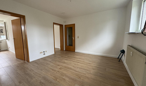 helle 3 Zimmer mit neuem Boden, frei ab sofort