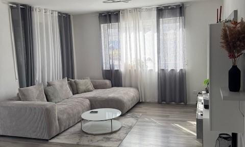 Einziehen und Wohlfühlen: Moderne 3,5-Zimmer Wohnung mit Terrasse in Sulz a.N. - Holzhausen