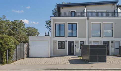 Sofort frei! Modernes KfW55 Haus von 2020 mit Dachterrasse & Küche in München-Untermenzing!