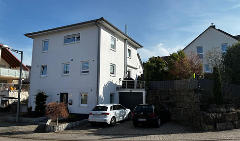 Modern, energy-efficient detached house in a quiet, central location, close to nature, and family-friendly.