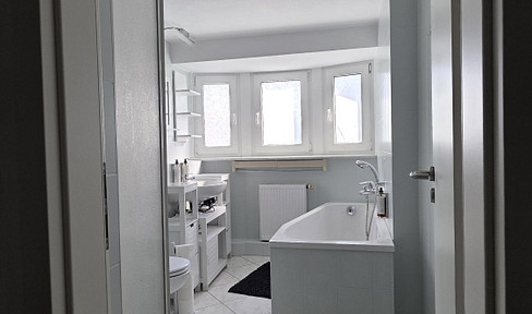 3-Zimmer, Balkon, Einbauküche & Tageslichtbad