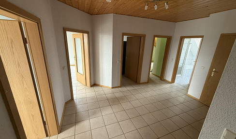 Helle & Großzügige 4- Z. Dach-Maisonette Wohnung in Freimersheim