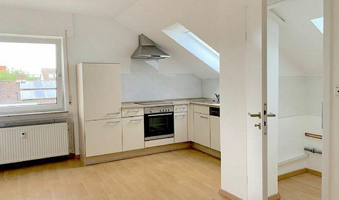 Quiet and well-maintained apartment with an open-plan kitchen, located within walking distance of the S-Bahn (suburban railway).