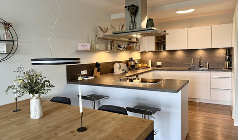 Moderne 3-Zimmer-Wohnung mit Balkon, Aufzug, Aussicht mit gehobener Ausstattung