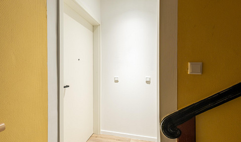 Großzügige modernisierte 4-Zimmer-Altbauwohnung mit Dachterrasse in zentraler Fürther Lage