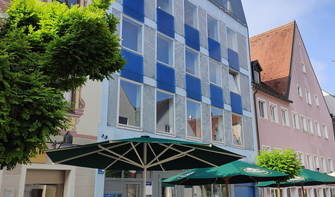 Modern 1-bedroom apartment with a balcony in the old town.