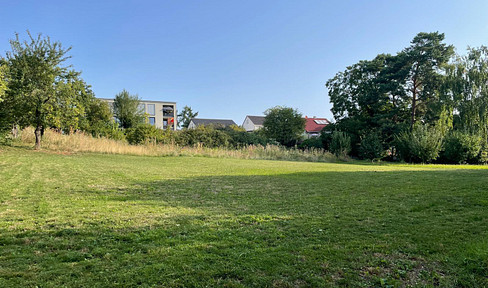 Building plot of 628 square meters in a quiet location in Herxheim – potential for up to two residential units.