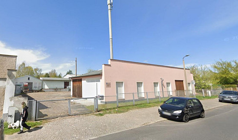 1500 square meters of commercial land, including a warehouse, storage space, and office area.